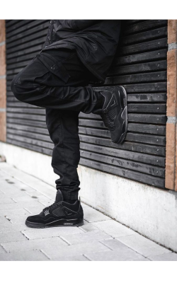 Modifier Air Jordan 4 Retro 